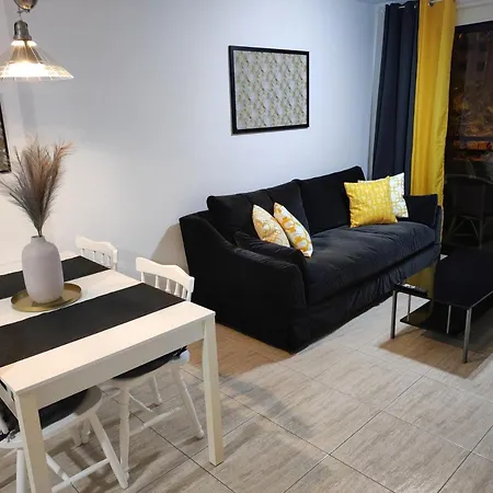 Sweet Lola Apartment