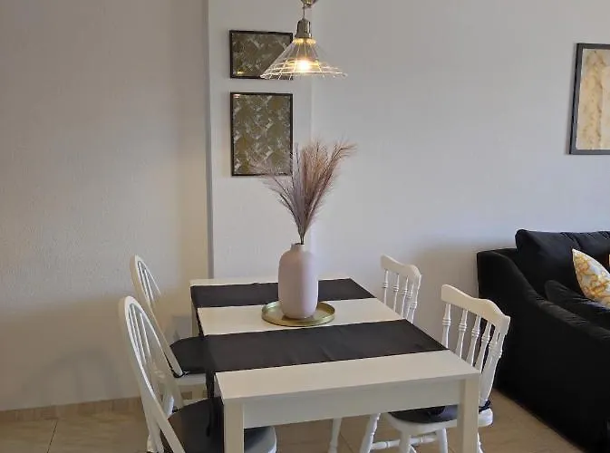 Apartment Sweet Lola *