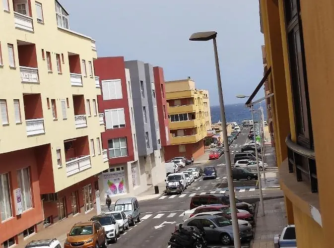 Apartment Sweet Lola *